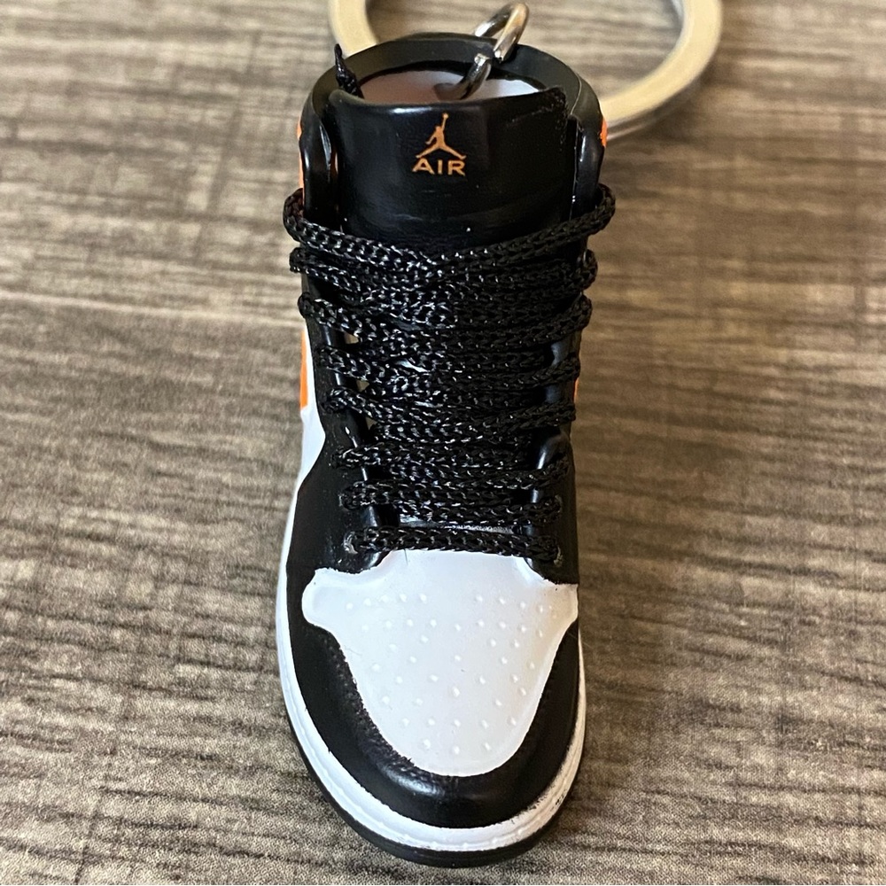 Sneaker Keychain Black White & Orange - Picture 2 of 6